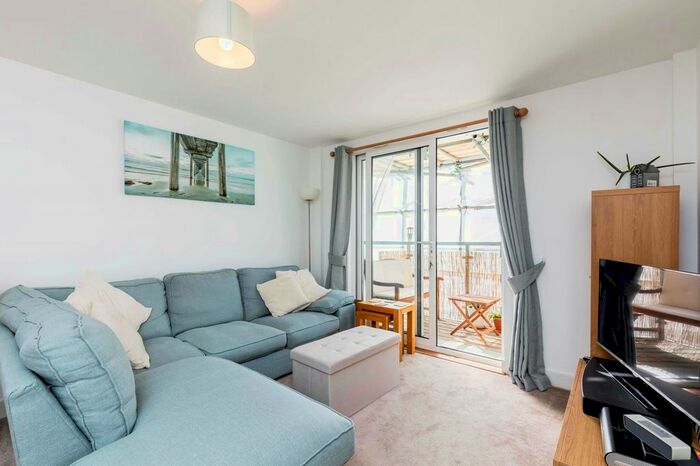 1 Bedroom Flat To Rent In Fratton Way, Southsea, PO4