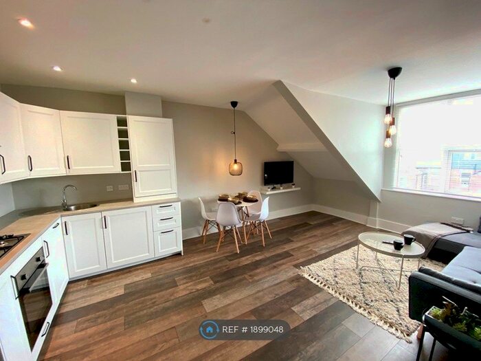 2 Bedroom Flat To Rent In Simonside Terrace, Newcastle Upon Tyne, NE6