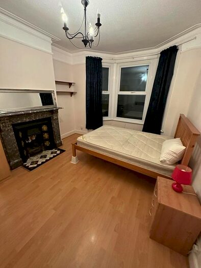 4 Bedroom Terraced House To Rent In Totterdown Street, London, SW17