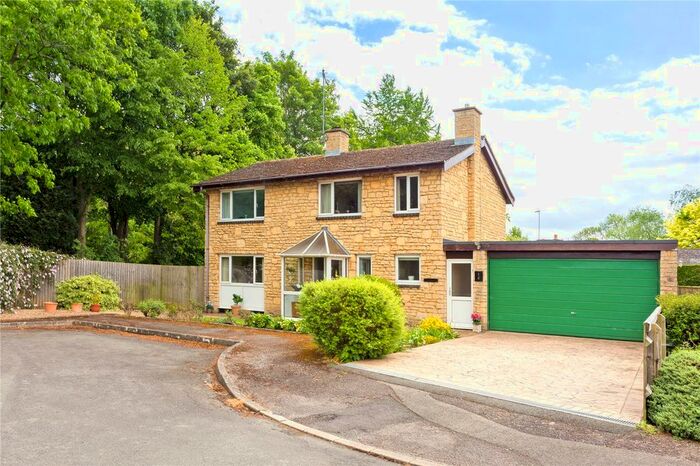 4 Bedroom Detached House For Sale In St Rumbolds Drive, Kings Sutton, Banbury, Northamptonshire, OX17