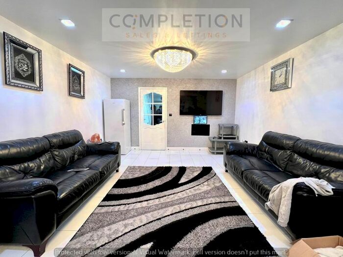 4 Bedroom Property To Rent In Queensland Close, London, E17