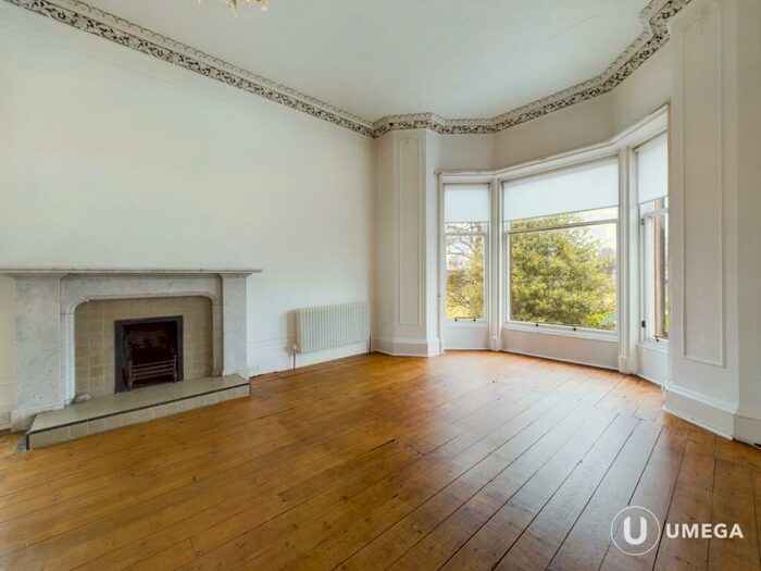 2 Bedroom Flat To Rent In Newhaven Road, Trinity, Edinburgh, EH6