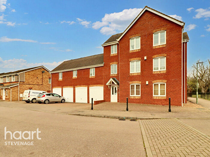 2 Bedroom Apartment For Sale In Epsom Close, Stevenage, SG1