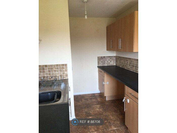 2 Bedroom Flat To Rent In Camberley, West Bromwich, B71