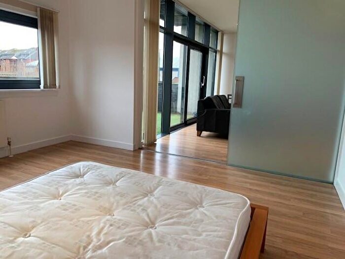 2 Bedroom Apartment To Rent In Elliot Street, Glasgow, G3