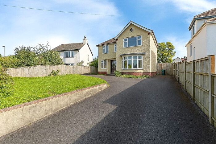 3 Bedroom Detached House For Sale In Exeter Road, Honiton, Devon, EX14