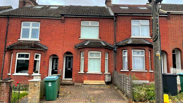 3 Bedroom Property To Rent In Liverpool Road, Watford, WD18