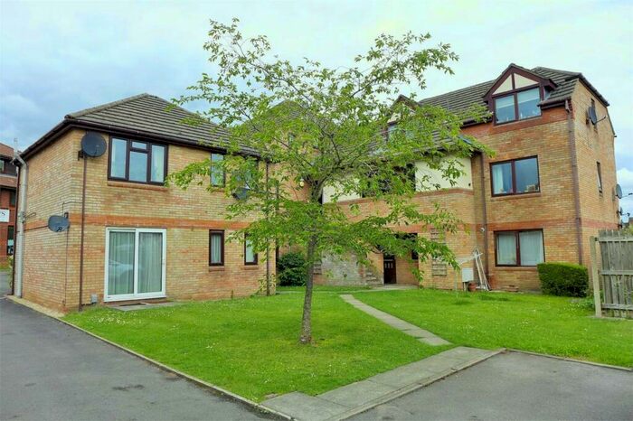 1 Bedroom Flat To Rent In St James Road, Fleet, GU51