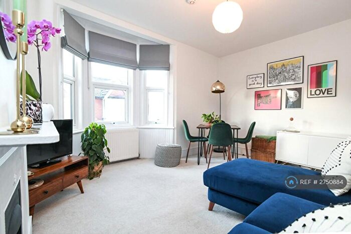 1 Bedroom Flat To Rent In Payne Avenue, Hove, BN3