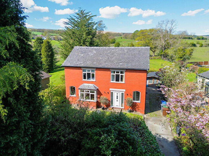 4 Bedroom Detached House For Sale In Green Lane, Hollingworth, SK14