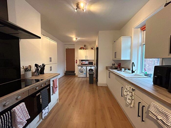 6 Bedroom Maisonette To Rent In Six Bed Student House, Fern Avenue, Jesmond, NE2