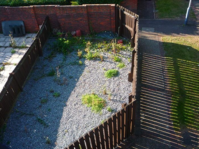 3 Bedroom Maisonette To Rent In Marshall Drive, Hayes, UB4