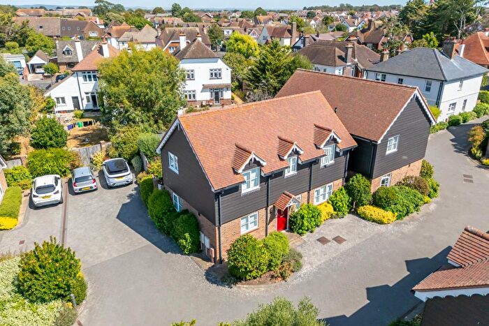 3 Bedroom Detached House For Sale In Fawkes Mews, Bognor Regis, PO21