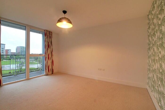 2 Bedroom Apartment To Rent In Longleat Avenue, Park Central, Birmingham, B15