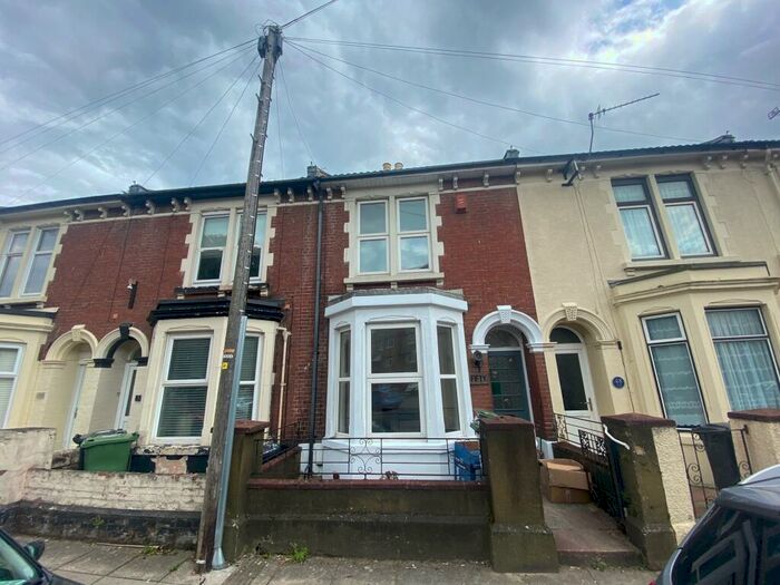 4 Bedroom House To Rent In Somers Road, Southsea, PO5