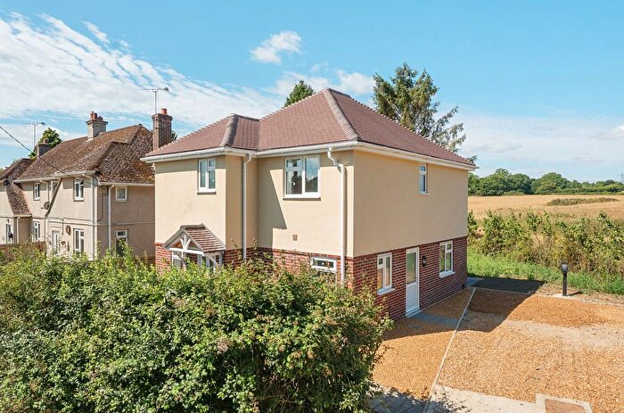 3 Bedroom Detached House For Sale In Foxes Lane, West Wellow, Romsey, Hampshire, SO51