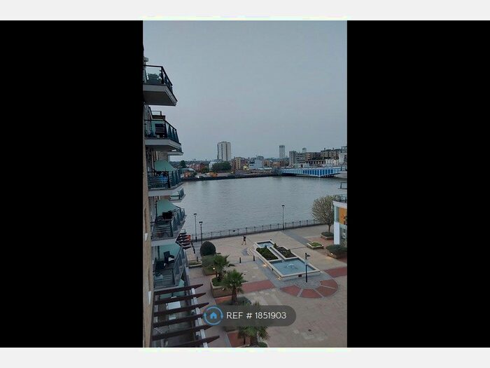 2 Bedroom Flat To Rent In Compass House, London, SW18