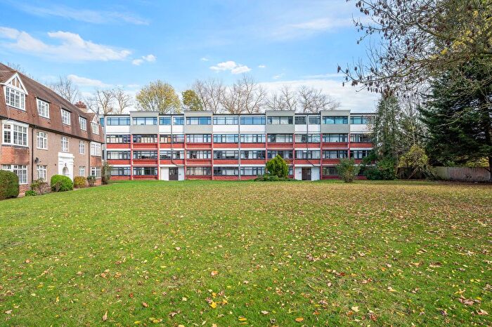 3 Bedroom Flat To Rent In Kingston Road, Ewell Village, KT17