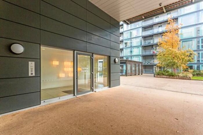 1 Bedroom Flat To Rent In Station Approach, Hayes, UB3