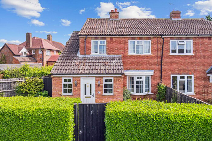 3 Bedroom Semi-Detached House For Sale In Layters Close, Chalfont St Peter, Gerrards Cross, SL9