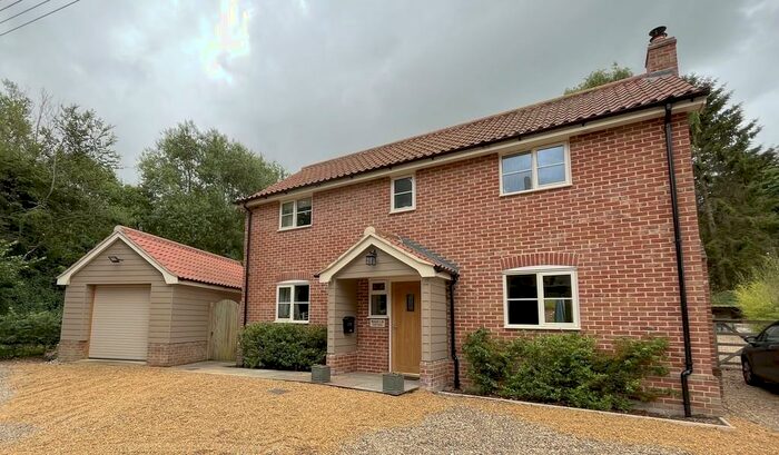 4 Bedroom Detached House For Sale In Church Hill, Walpole, IP19