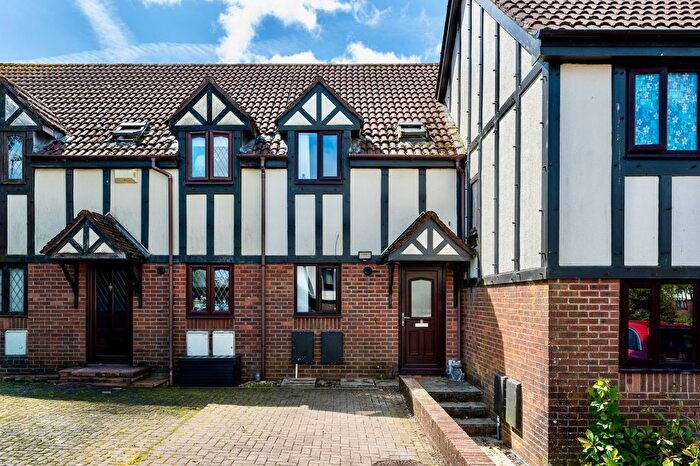 2 Bedroom Terraced House For Sale In Chantry Court, Ravenhill, SA5