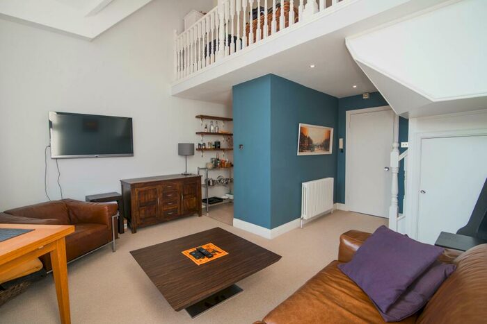 1 Bedroom Apartment To Rent In Altenburg Gardens, Battersea, London, SW11