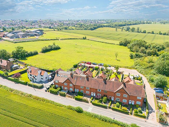 3 Bedroom Terraced House For Sale In Lindsey Street, Epping, CM16