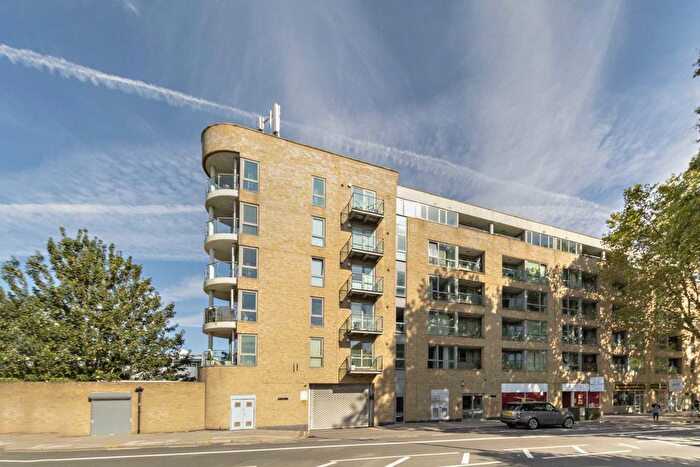 2 Bedroom Flat For Sale In Chiswick High Road, London, W4