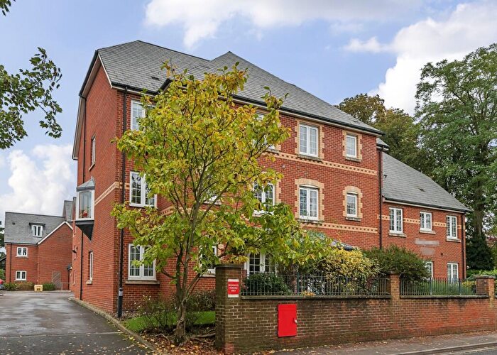 1 Bedroom Apartment To Rent In Betjeman Court, Portway, OX12