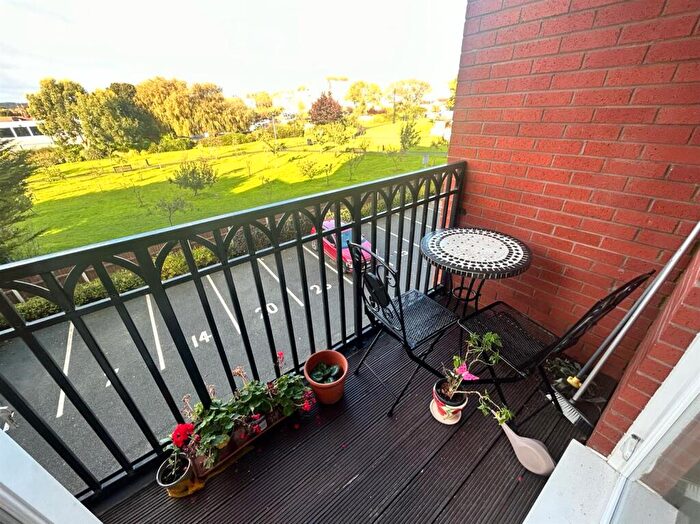 2 Bedroom Apartment To Rent In Rhos Promenade, Rhos On Sea, Colwyn Bay, LL28