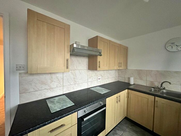 2 Bedroom Town House To Rent In Bishops Drive, Derby, Derbyshire, DE21