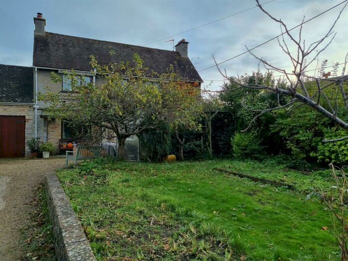3 Bedroom Cottage To Rent In Church Walk, Combe, Witney, OX29