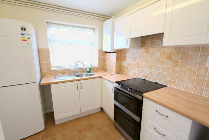 2 Bedroom Flat To Rent In Bankside, Banbury, Oxon, OX16