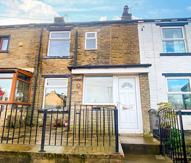 2 Bedroom Terraced House For Sale In Worsnop Buildings, Wyke, Bradford, BD12