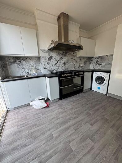 3 Bedroom Terraced House For Sale In Totterdown Street, London, London, SW17