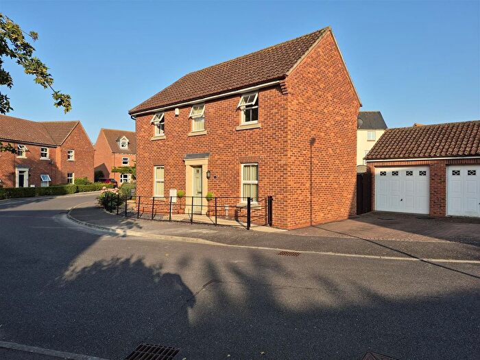 2 Bedroom Semi Detached House For Sale In Manor Paddocks, Bassingham, LN5