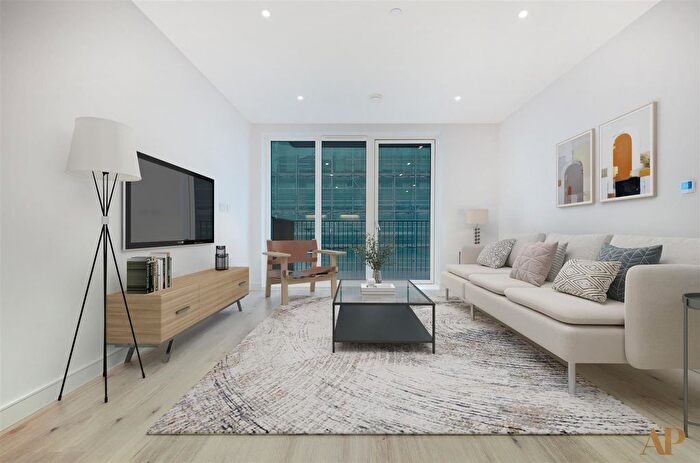 1 Bedroom Flat To Rent In Iris House, Southall, UB1