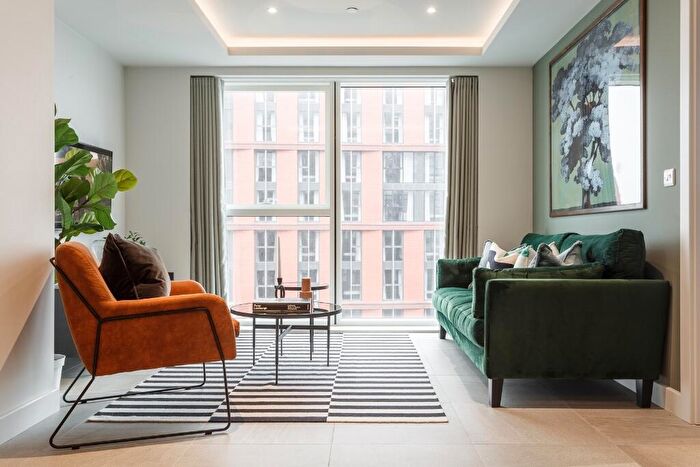 2 Bedroom Apartment To Rent In Rochdale Road, Manchester, Greater Manchester, M4