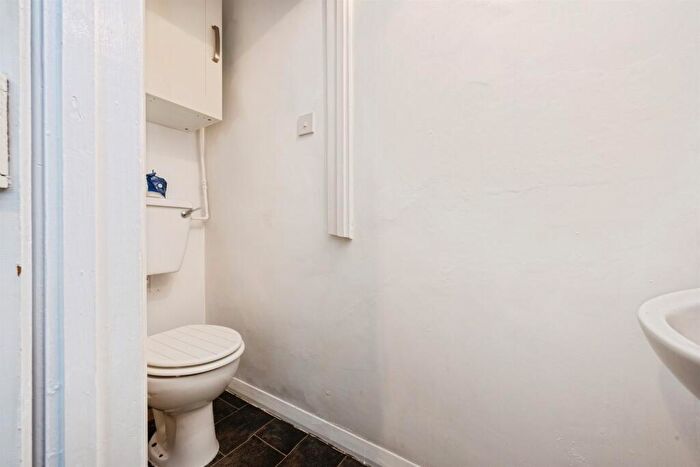 2 Bedroom Character Property For Sale In Tring Road, Wendover, Aylesbury, HP22