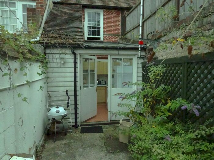 1 Bedroom Flat To Rent In St. Radigunds Street, Canterbury, CT1