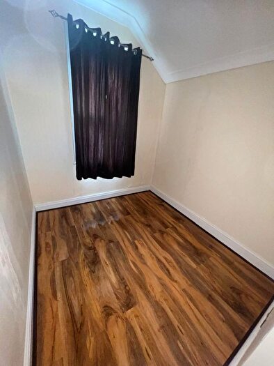 3 Bedroom Terraced House To Rent In Darnley Road, Grays, RM17