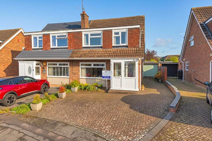 3 Bedroom Semi Detached House For Sale In Allington Way, Maidstone, ME16