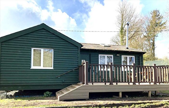 2 Bedroom Property For Sale In Ferry Point, Llansteffan, Carmarthen, SA33