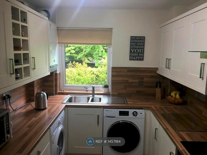 2 Bedroom Flat To Rent In Craigie Loanings, Aberdeen, AB25