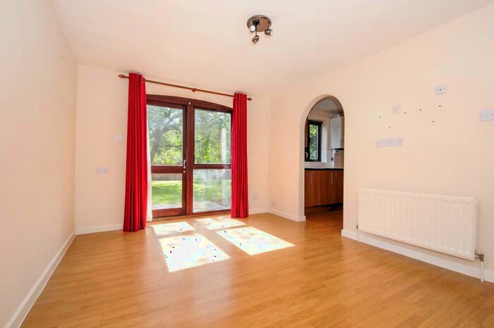1 Bedroom Apartment To Rent In Washington Row, Old Amersham, HP7