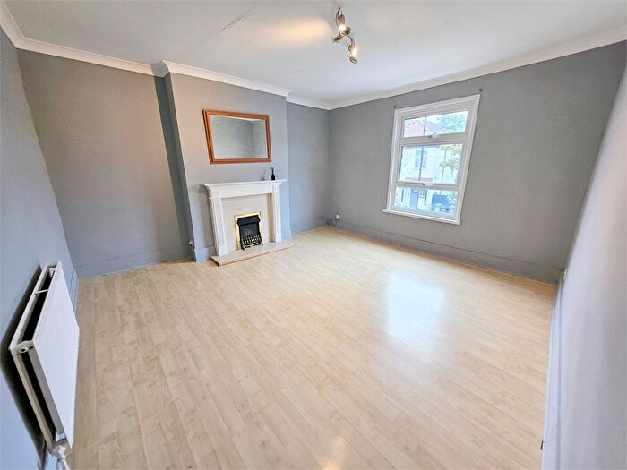 2 Bedroom Flat To Rent In George Lane, Lewisham, London, SE13