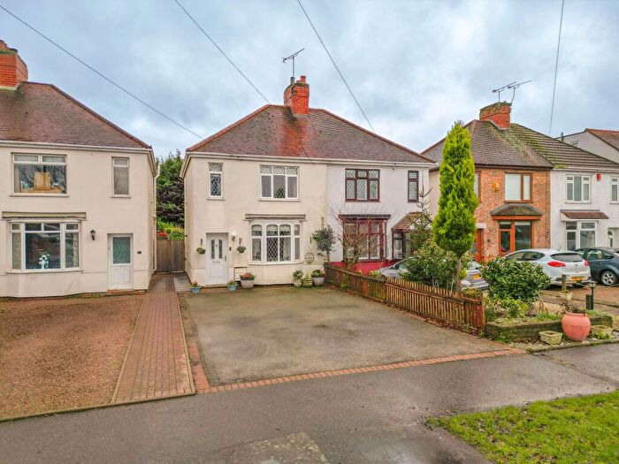 3 Bedroom Semi-Detached House For Sale In Golf Drive, Nuneaton, CV11