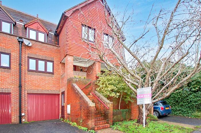 4 Bedroom Property For Sale In Lyons Crescent, Tonbridge, TN9