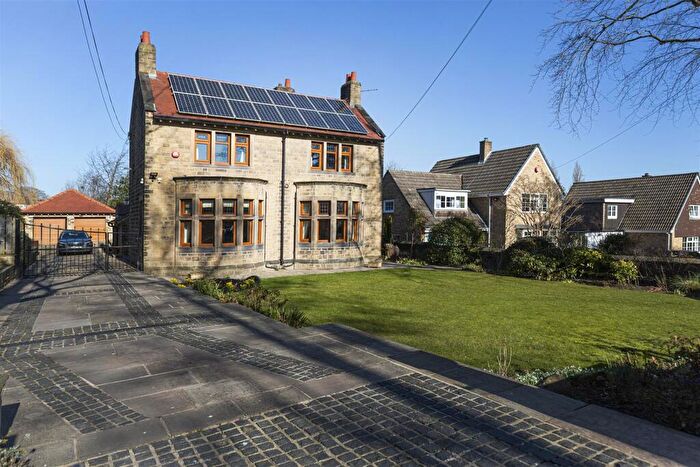 4 Bedroom Detached House For Sale In Fenay Lane, Almondbury, Huddersfield, HD5
